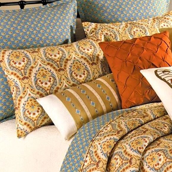 Mandalay April Cornell Set of 2 Standard Shams Pillow Cover 20” x 26" C&F NEW - Picture 1 of 4